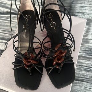 Jessica Simpson Italia Napa sandal🖤